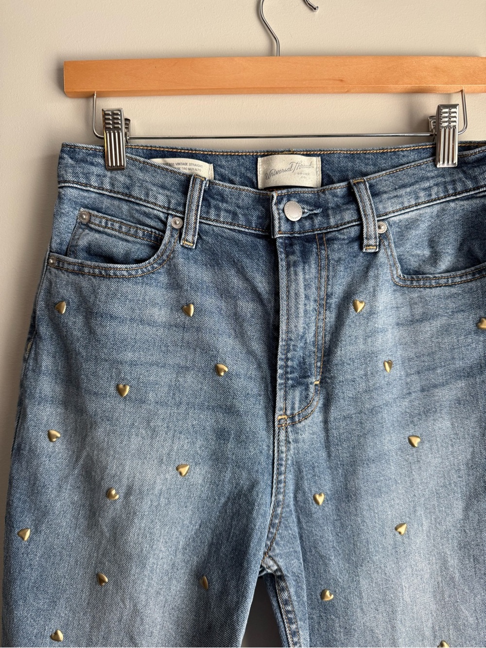 Universal Thread Heart Stud Light Blue Women's Jeans (6R)